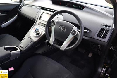 2012 Toyota Prius - Thumbnail
