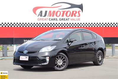 2012 Toyota Prius - Thumbnail