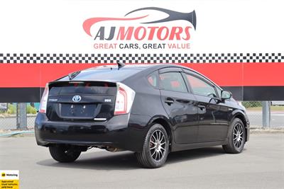 2012 Toyota Prius - Thumbnail