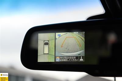 2015 Nissan Serena - Thumbnail