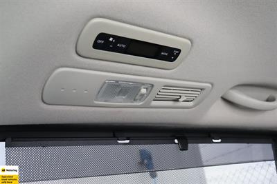 2015 Nissan Serena - Thumbnail