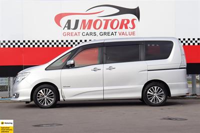 2015 Nissan Serena - Thumbnail