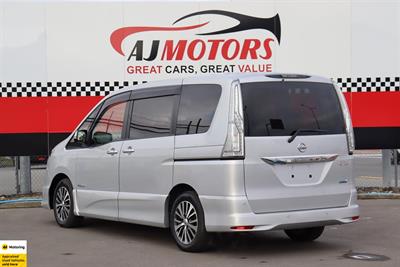 2015 Nissan Serena - Thumbnail
