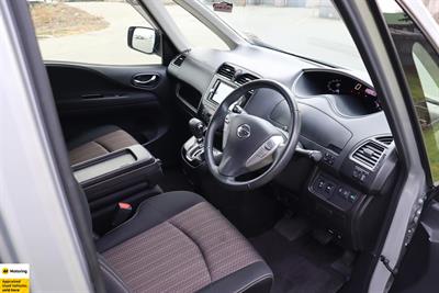 2015 Nissan Serena - Thumbnail