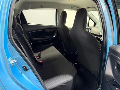 2014 Toyota Vitz - Thumbnail