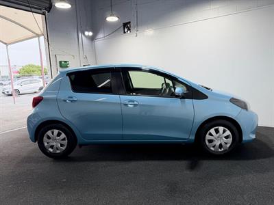 2014 Toyota Vitz - Thumbnail