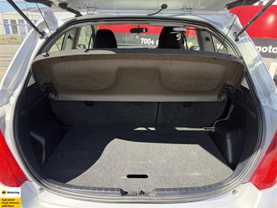 2012 Toyota Yaris - Thumbnail