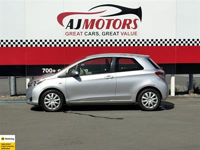 2012 Toyota Yaris - Thumbnail