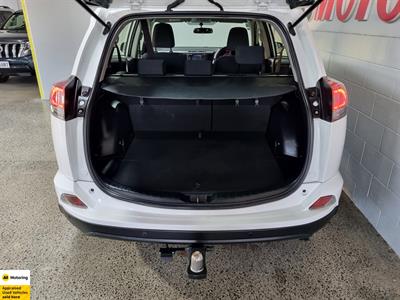 2017 Toyota RAV4 - Thumbnail