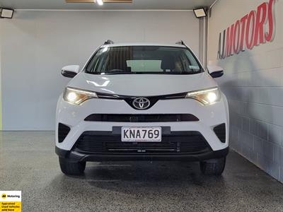 2017 Toyota RAV4 - Thumbnail