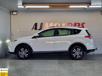 2017 Toyota RAV4 - Thumbnail