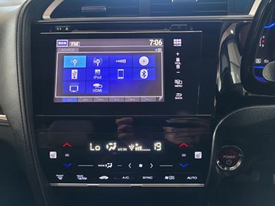2015 Honda Shuttle - Thumbnail