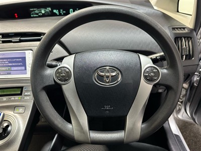 2012 Toyota Prius - Thumbnail