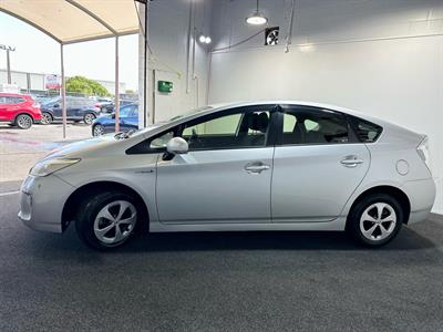 2012 Toyota Prius - Thumbnail