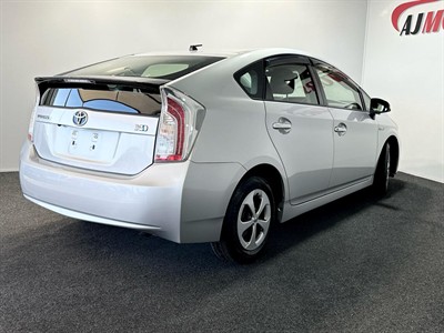 2012 Toyota Prius - Thumbnail