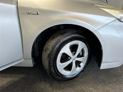 2012 Toyota Prius - Thumbnail