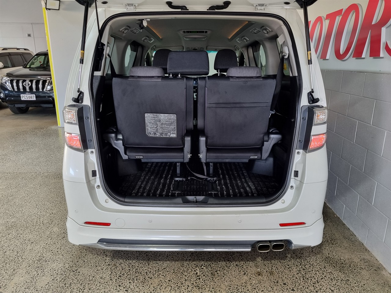 2012 Toyota Vellfire
