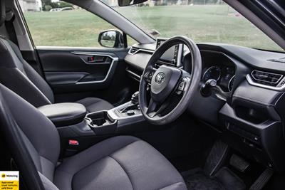 2019 Toyota RAV4 - Thumbnail