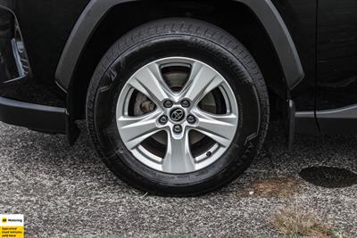 2019 Toyota RAV4 - Thumbnail
