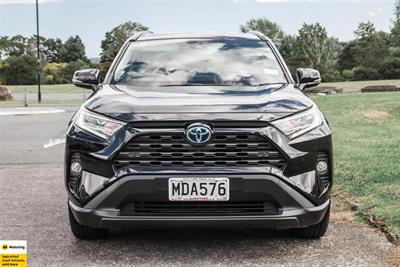 2019 Toyota RAV4 - Thumbnail