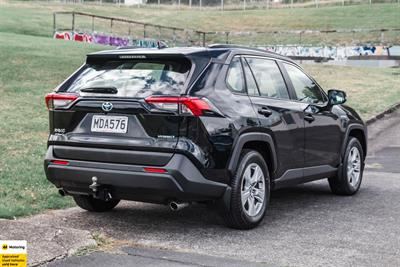 2019 Toyota RAV4 - Thumbnail