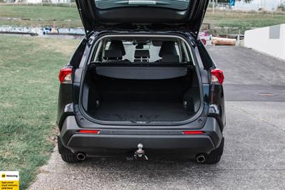 2019 Toyota RAV4 - Thumbnail