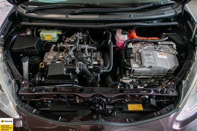 2015 Toyota Aqua - Thumbnail