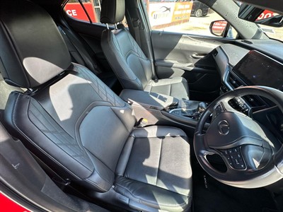 2022 Lexus UX 250h - Thumbnail