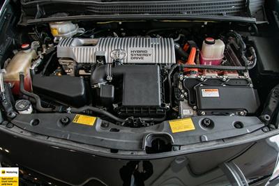 2014 Toyota Prius - Thumbnail