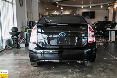 2014 Toyota Prius - Thumbnail