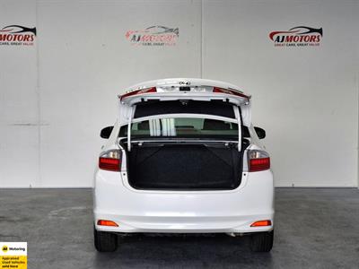 2015 Honda Grace - Thumbnail