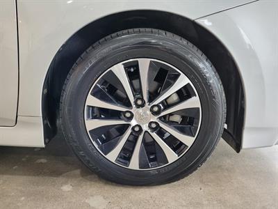 2014 Toyota Sai - Thumbnail