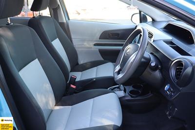 2012 Toyota Aqua - Thumbnail