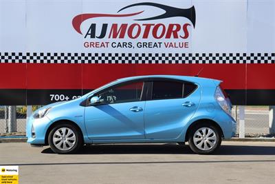 2012 Toyota Aqua - Thumbnail