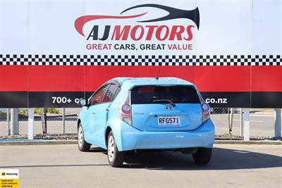 2012 Toyota Aqua - Thumbnail