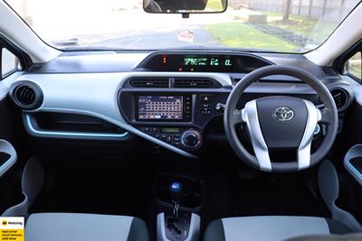 2012 Toyota Aqua - Thumbnail