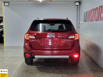 2015 Subaru Outback - Thumbnail