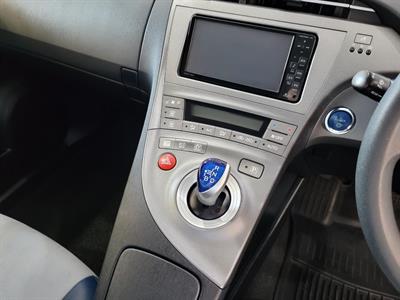 2014 Toyota Prius - Thumbnail