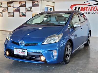 2014 Toyota Prius - Thumbnail