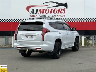 2022 Mitsubishi Pajero Sport - Thumbnail