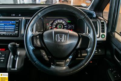 2012 Honda Step Wagon - Thumbnail