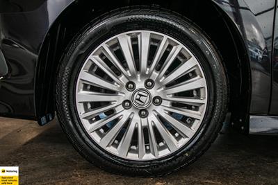 2012 Honda Step Wagon - Thumbnail