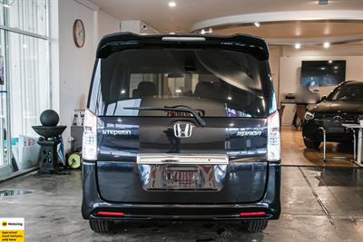 2012 Honda Step Wagon - Thumbnail