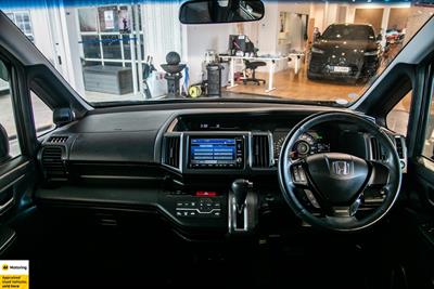 2012 Honda Step Wagon - Thumbnail
