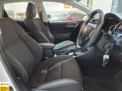 2018 Toyota Corolla - Thumbnail
