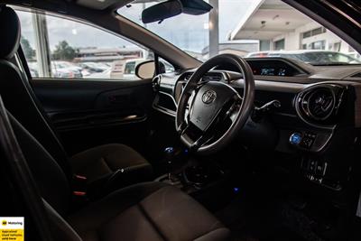 2016 Toyota Aqua - Thumbnail