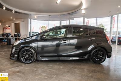2016 Toyota Aqua - Thumbnail