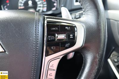 2023 Mitsubishi Pajero Sport - Thumbnail