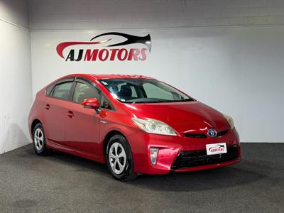 2014 Toyota Prius - Thumbnail
