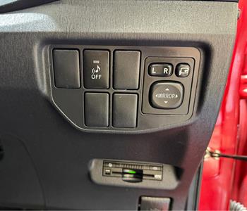 2014 Toyota Prius - Thumbnail